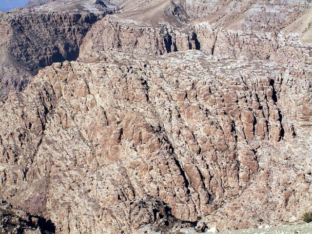 Archaeologists explore history of mysterious mountain stronghold ‘Sela’ in southwest Jordan