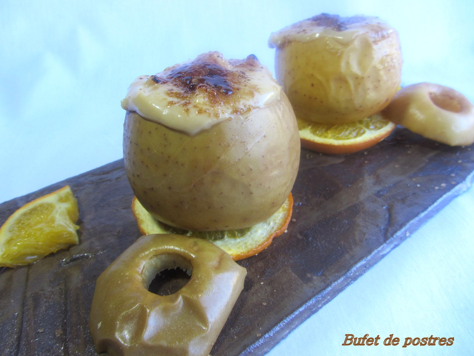 BUFET DE POSTRES: POMES AL FORN FARCIDES DE TURRÓ DE XIXONA