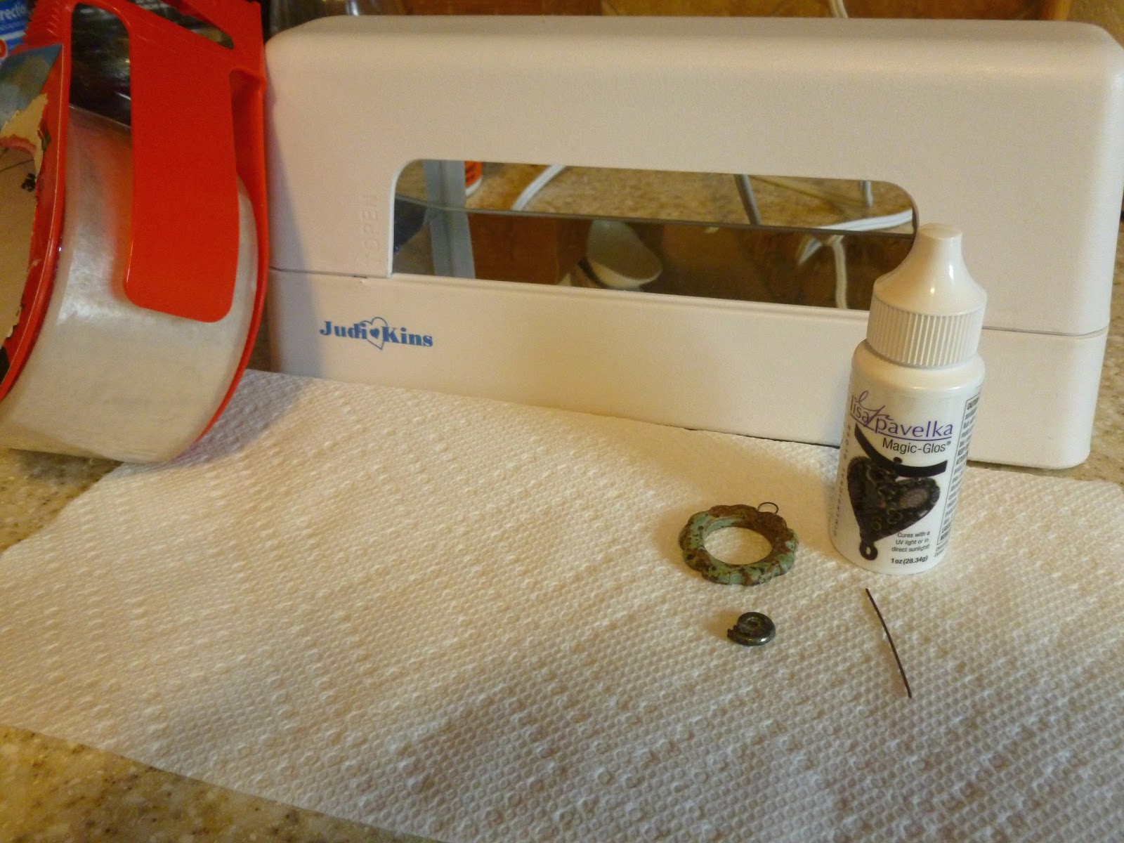 Art Jewelry Elements: Tutorial: Fun with UV Resin