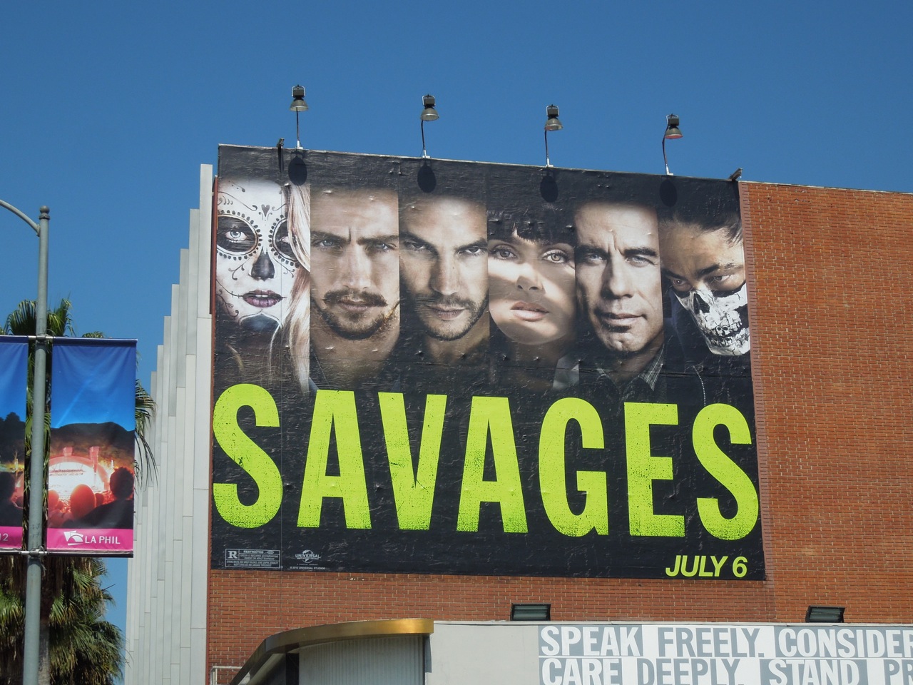 http://2.bp.blogspot.com/-fgHrF2RDgCY/UBCvaHZigNI/AAAAAAAAudQ/nTLNS_6CxQM/s1600/Savages+billboard.jpg