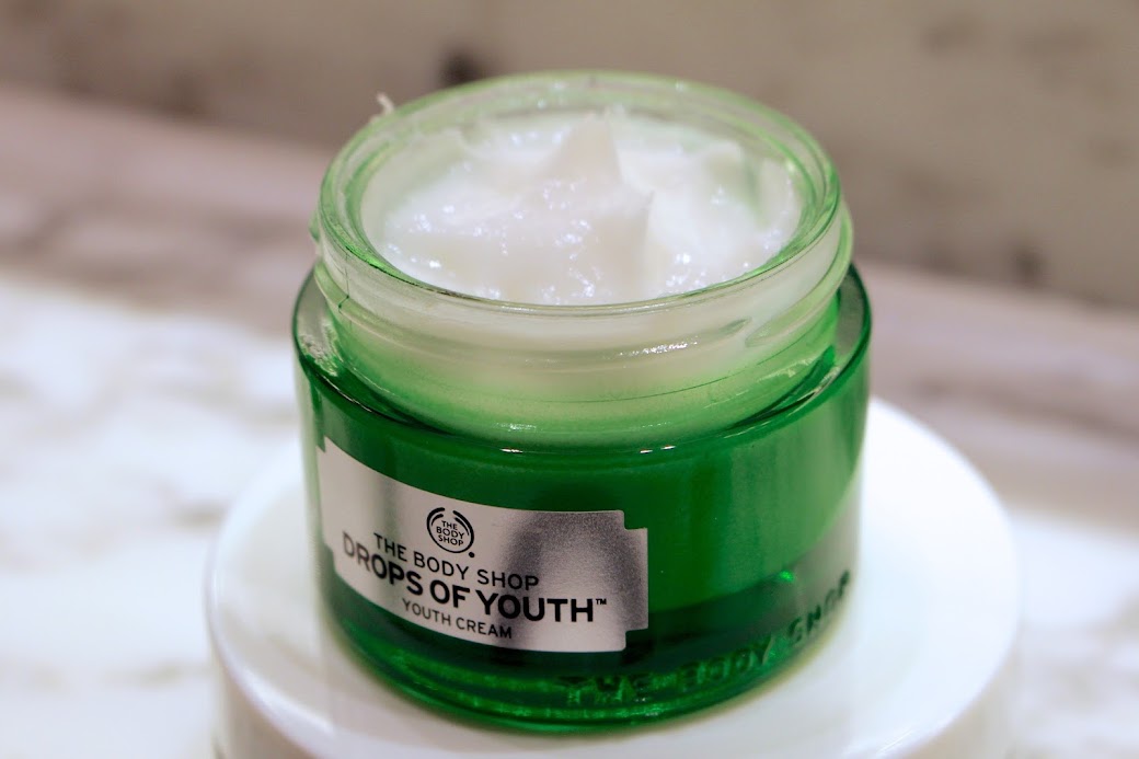 drops of youth moisturiser