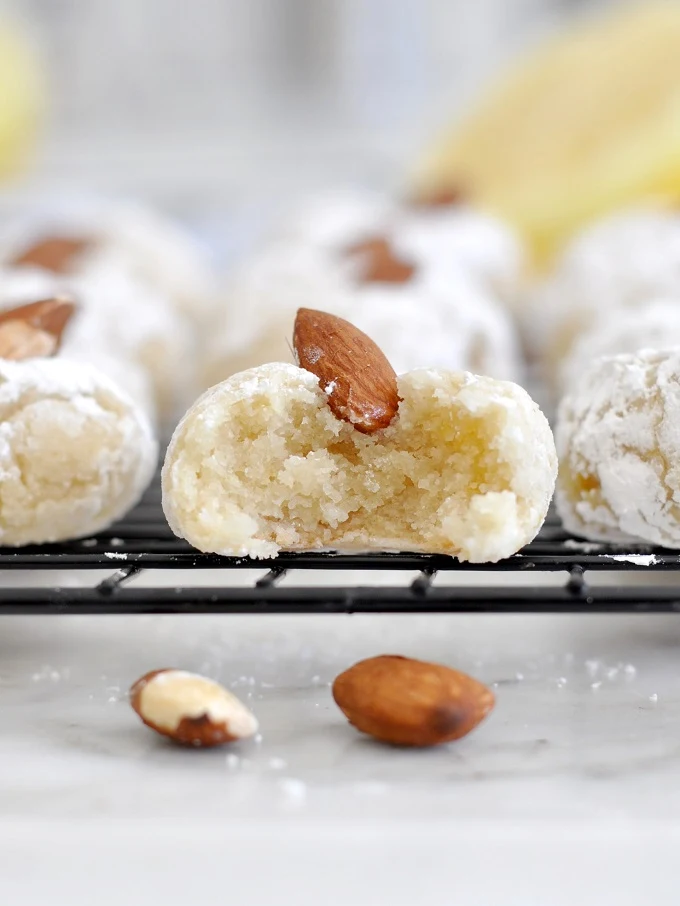 Italian Almond Cookies