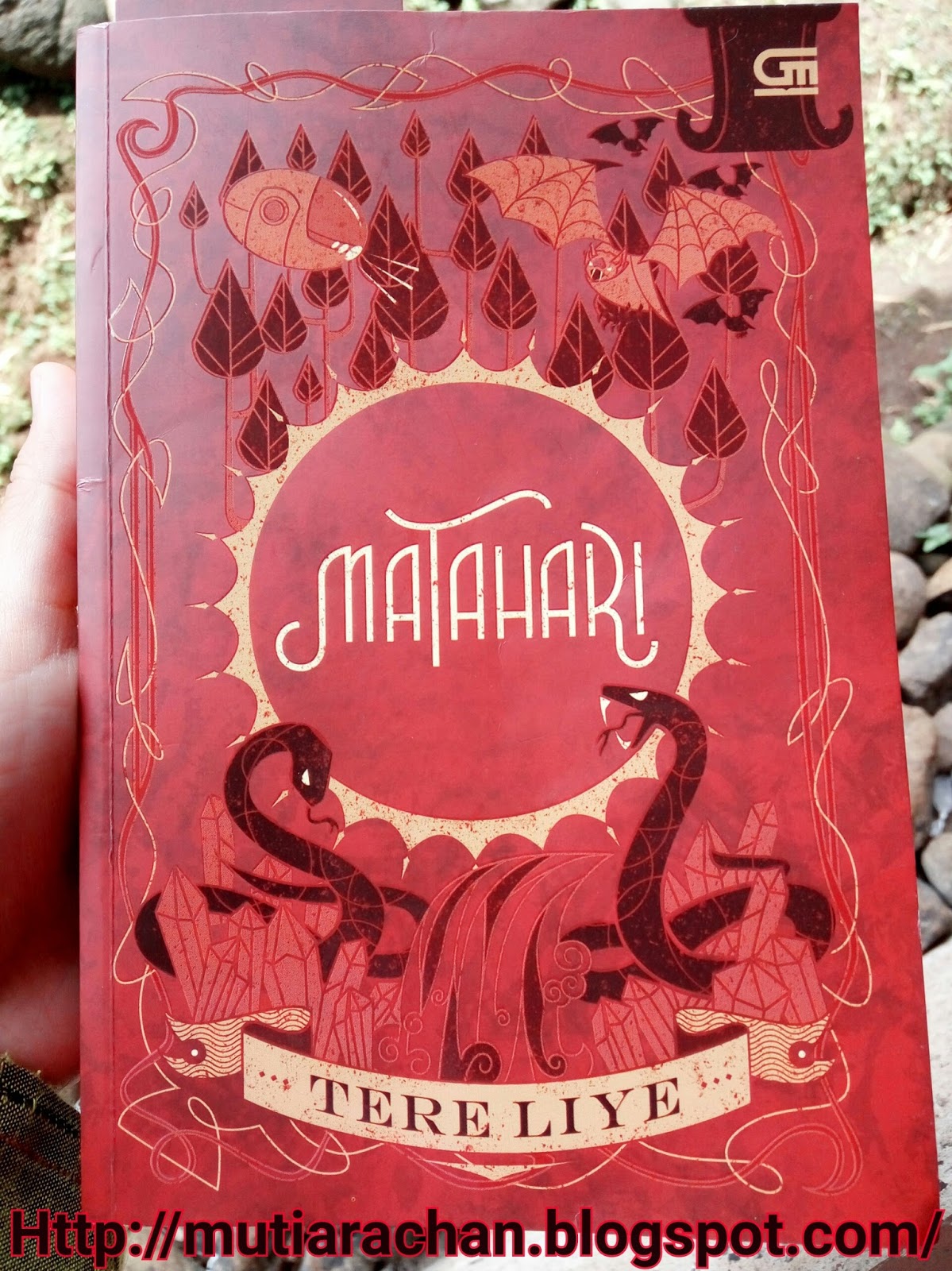 Catatan Mutiara [RESENSI] NOVEL MATAHARI KARYA TERE LIYE