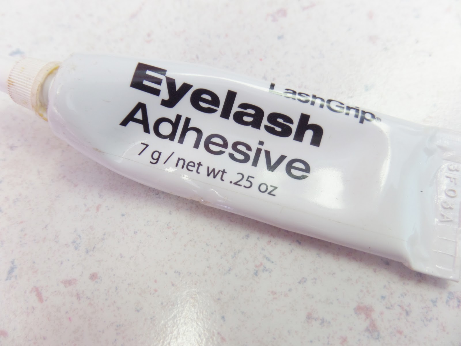 latex lash glue