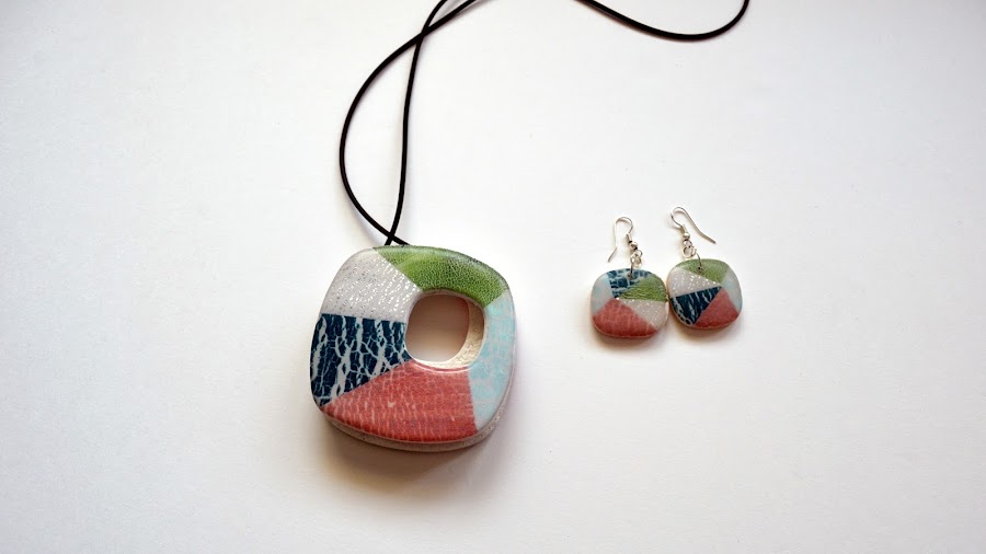 colgante craquelado arcilla polimérica