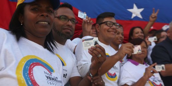 Anuncio incremento a OCHO MILLONES de familias beneficiadas con el BONO NAVIDEÑO *500 MIL BS* Anuncio incremento a OCHO MILLONES de familias beneficiadas con el BONO NAVIDEÑO *500 MIL BS*