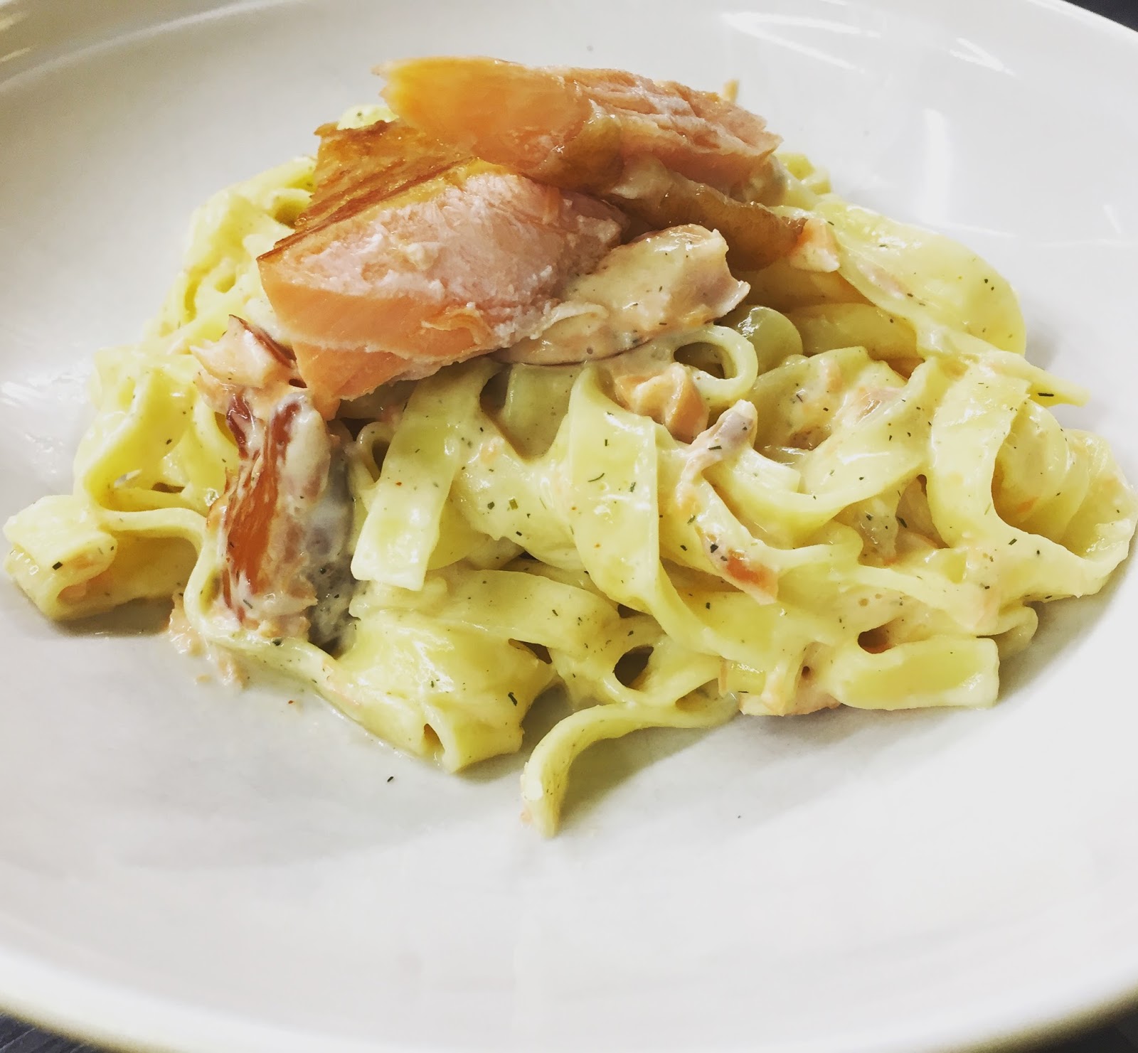 Voita ja Suolaa Savulohipasta