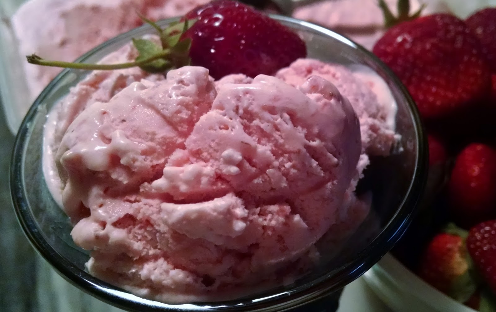 Mimi Mine Rich & Creamy Homemade Strawberry Ice Cream Recipe
