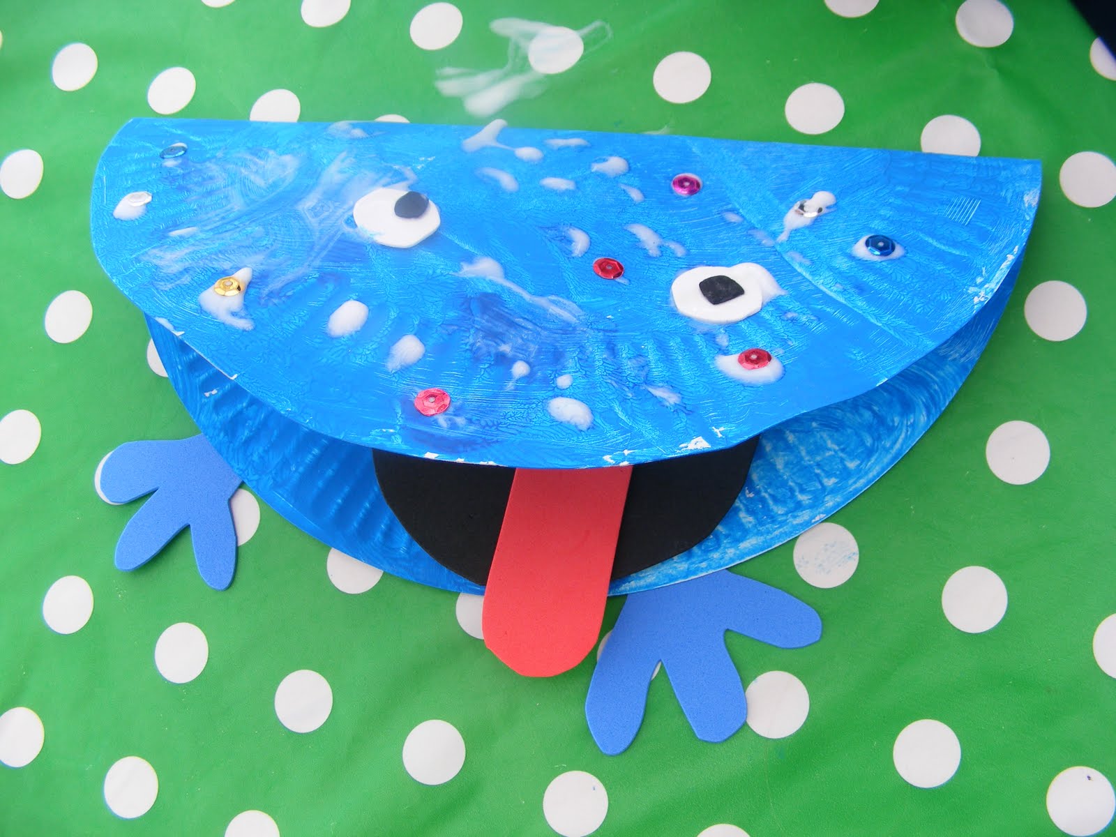 Adventures Play Paper Plate Craft 2 Frogs!