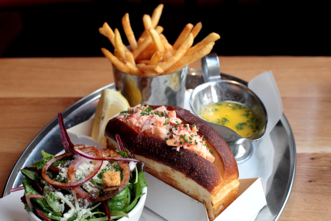 Resultado de imagen de lobster roll burger and lobster