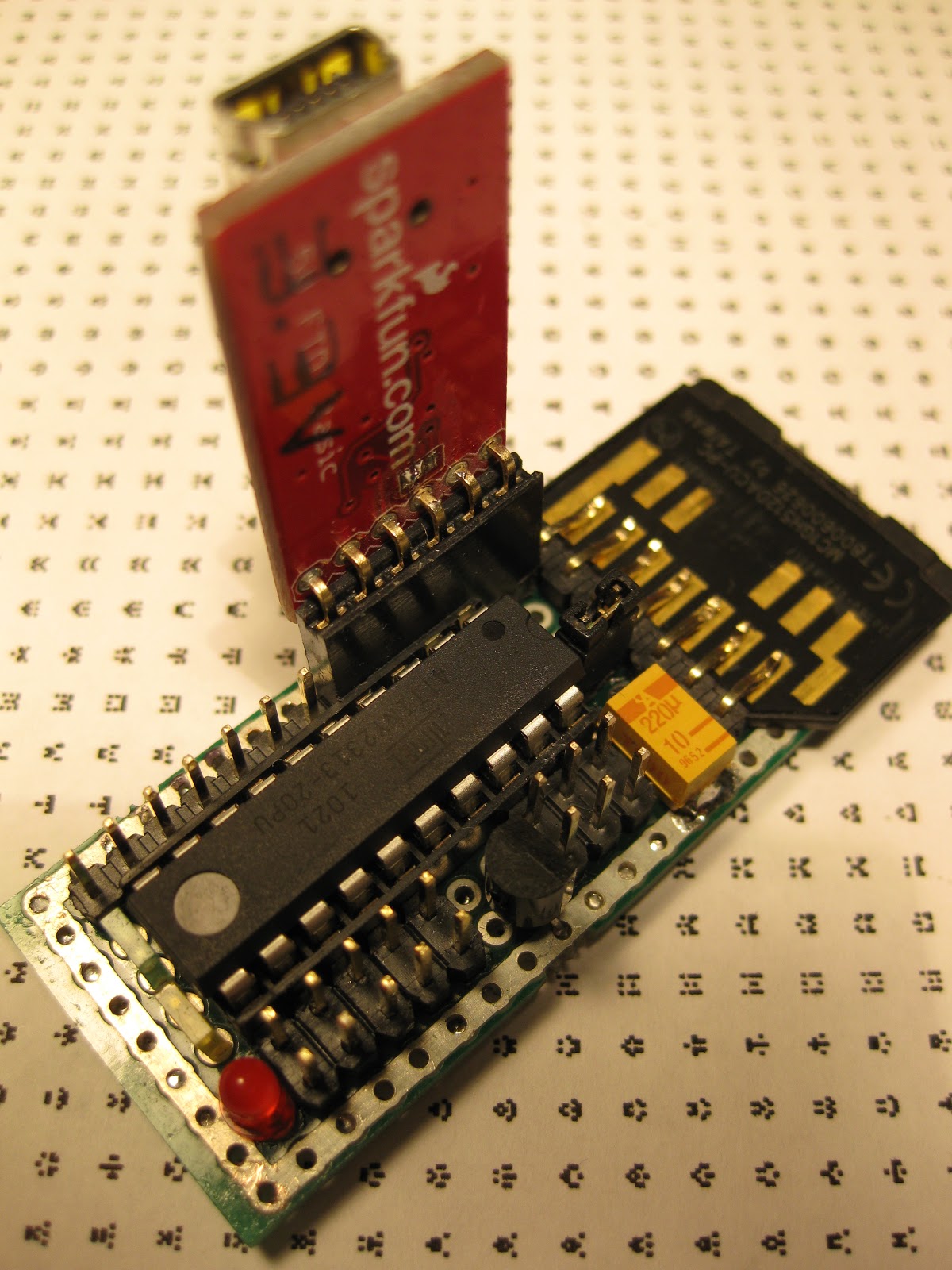 txyz.info Very advanced AVR attiny2313 WAV music player. Read files