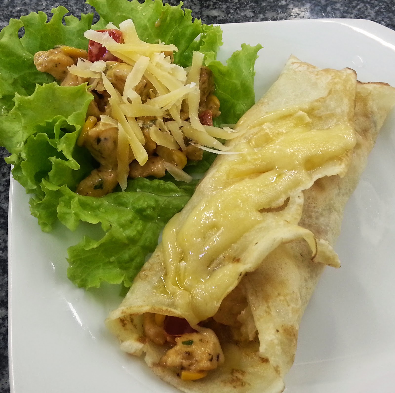 Crepe de frango, milho e pimentão