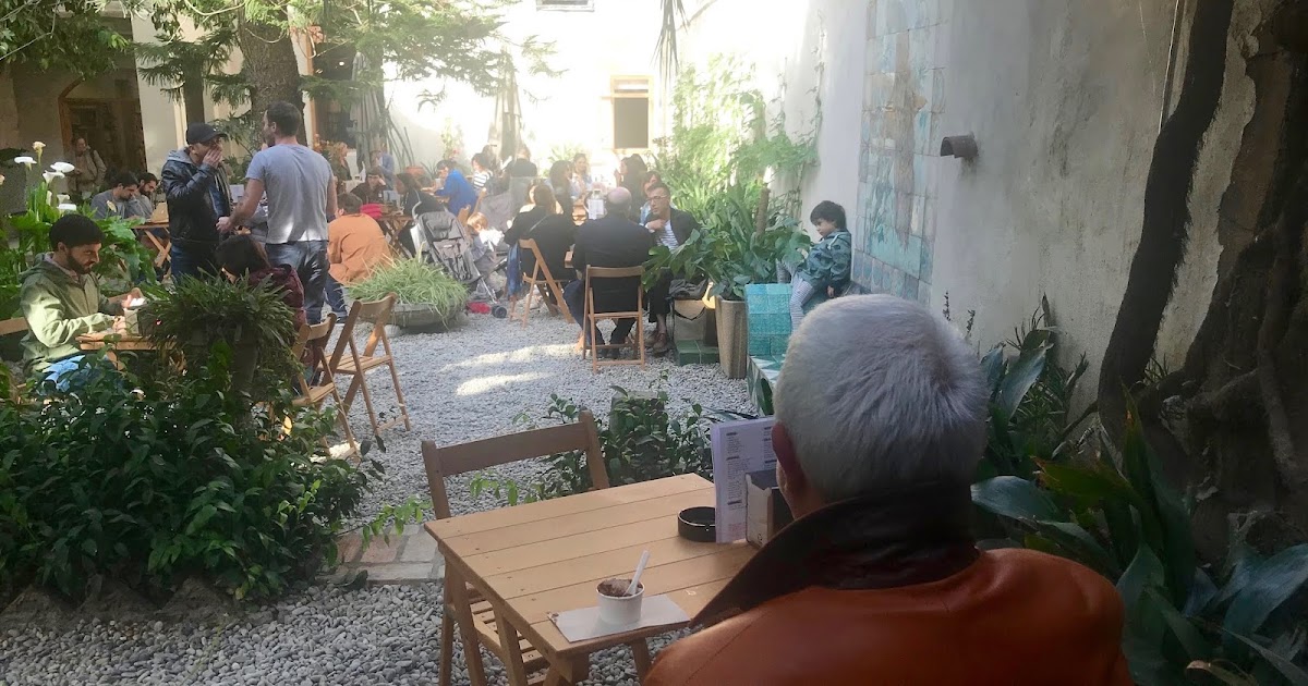 Apología de la curiosidad La librería La Central del Raval tiene ahora