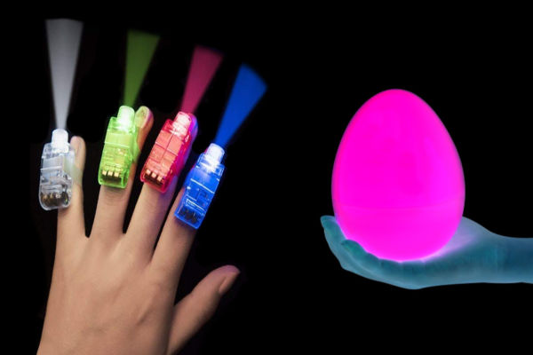 Take your Easter egg hunt to the next level this year with this simple craft tutorial for kids.  The entire family will love hunting for glow-in-the-dark Easter eggs! #glowinthedarkeasteregghunt #glowinthedarkegghunt #glowinthedarkeastereggs #glowingeasteregghunt #glowingeastereggs #glowingeggs #easteregghuntparty #easteregghunt #easteractivitieskids 