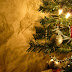 Wallpapers de Navidad - Feliz Navidad - Esferas navideñas colgando de árbol navideño 