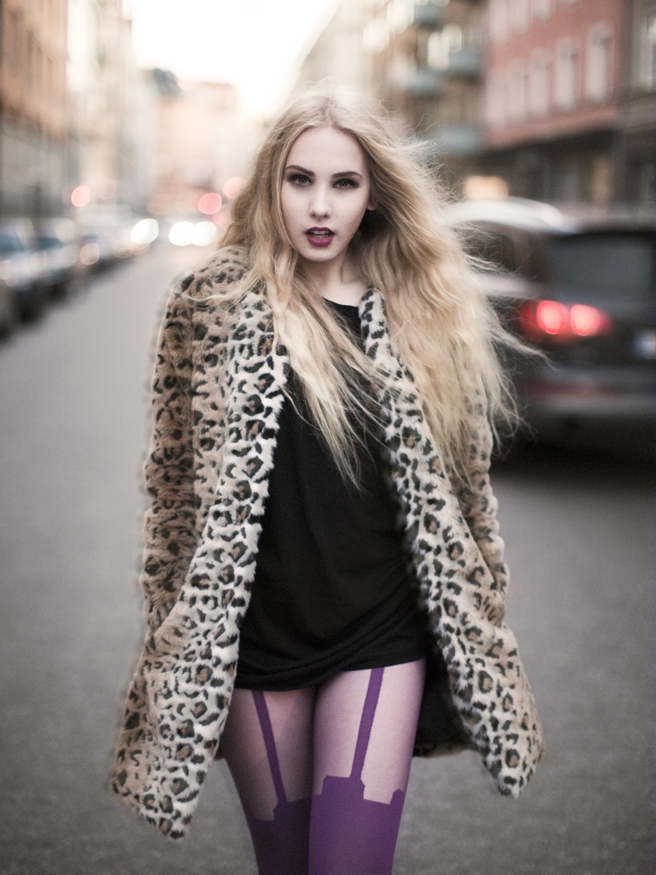 suspender style tights