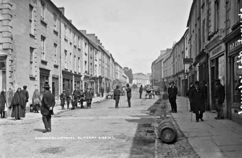 50 Amazing Photographs Capture Street Scenes of the Munster Region, Ireland From the Late 19th