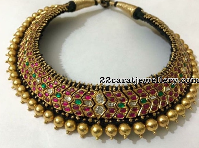 Traditional Choker with Black Thread Jewellery Designs