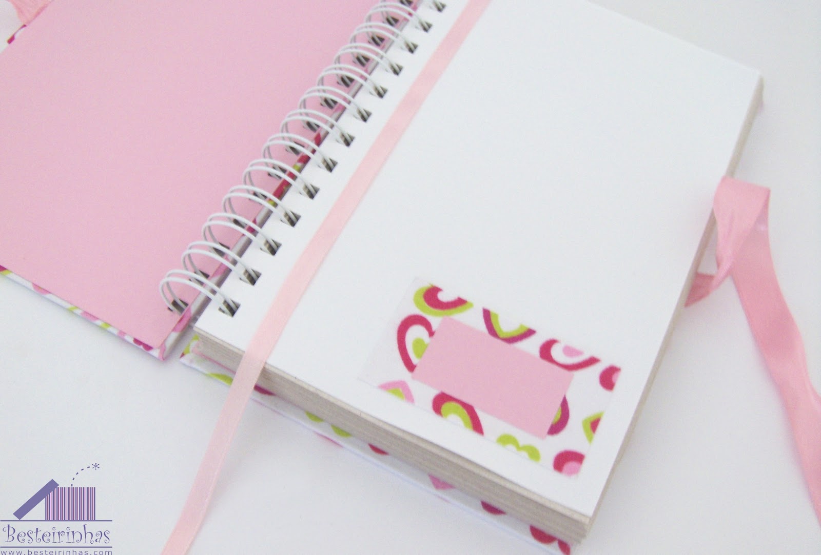 Besteirinhas Caderno de arame com fita!