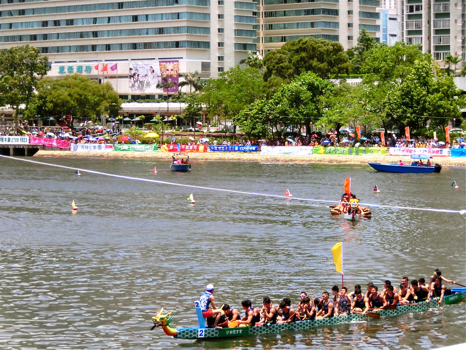 Lydia's Blog: Dragon Boat Races in Shatin