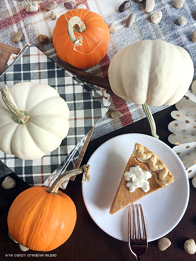 thanksgiving traditions, pumpkin pie, pie topper, free download