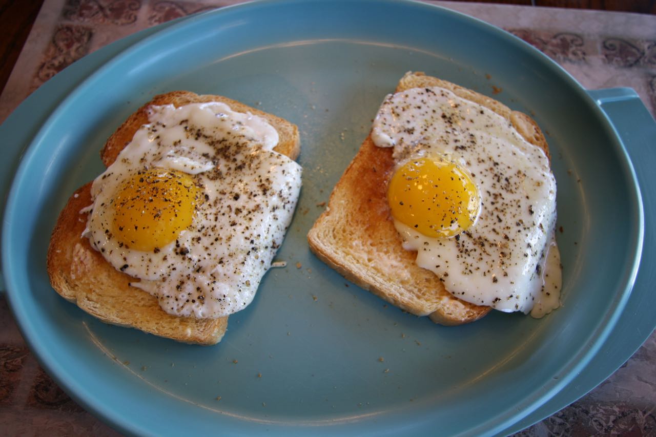 The Roediger House Meal No. 1483 Fried Eggs on Toast