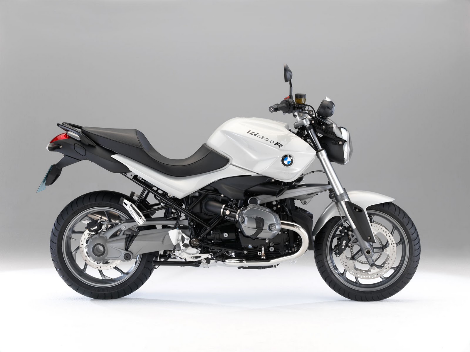Bmw r1200r резина
