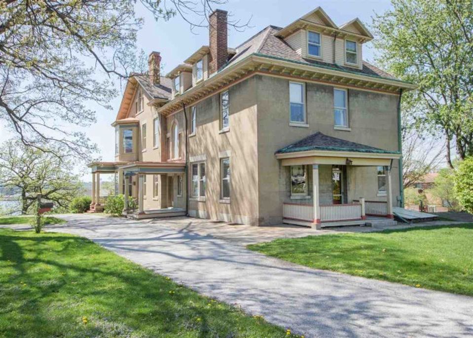 Sweet House Dreams 1877 Italianate Mansion in Davenport, Iowa