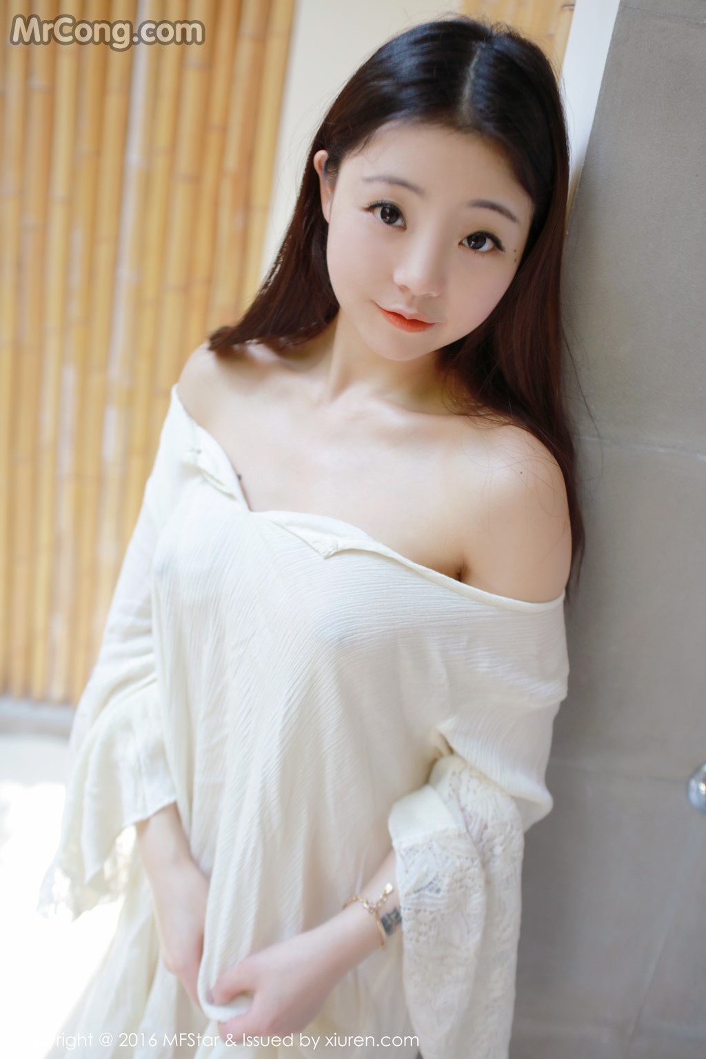 MFStar Vol.072: Model Bella (佘 贝拉) (54 photos)