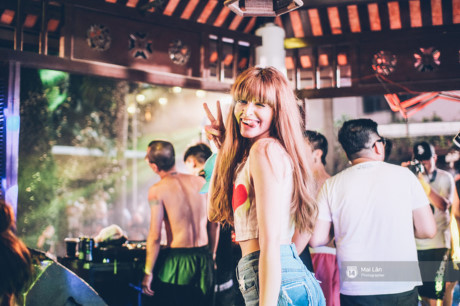 Pool party cuoi tuan - Con gai Ha Noi, khi muon sexy thi cung sexy het co! - Anh 6