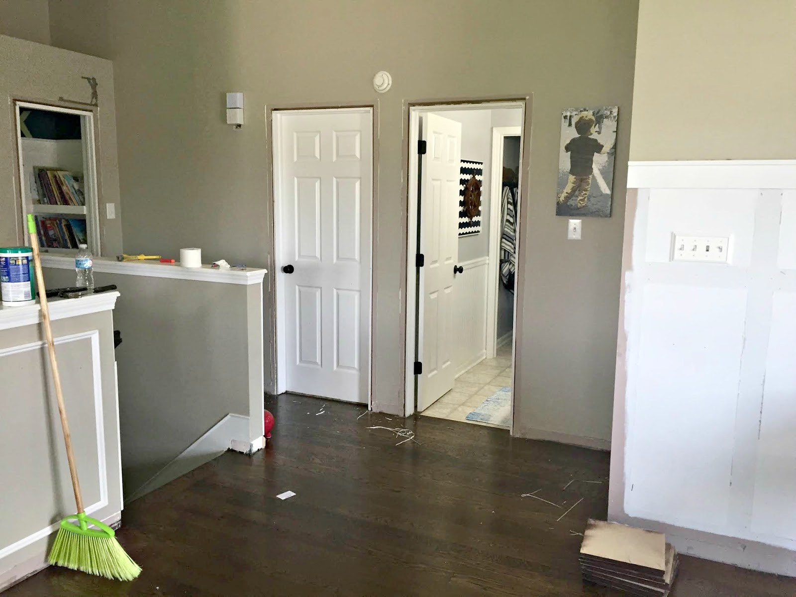 Dark hardwoods and farmhouse door trim Thrifty Decor Chick Thrifty