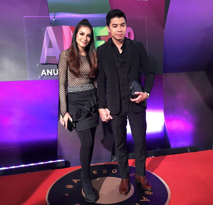 Gaya Glamor Fesyen Artis Di Anugerah Meletop Era 2018 Ame 2018 Syazwan Rahman