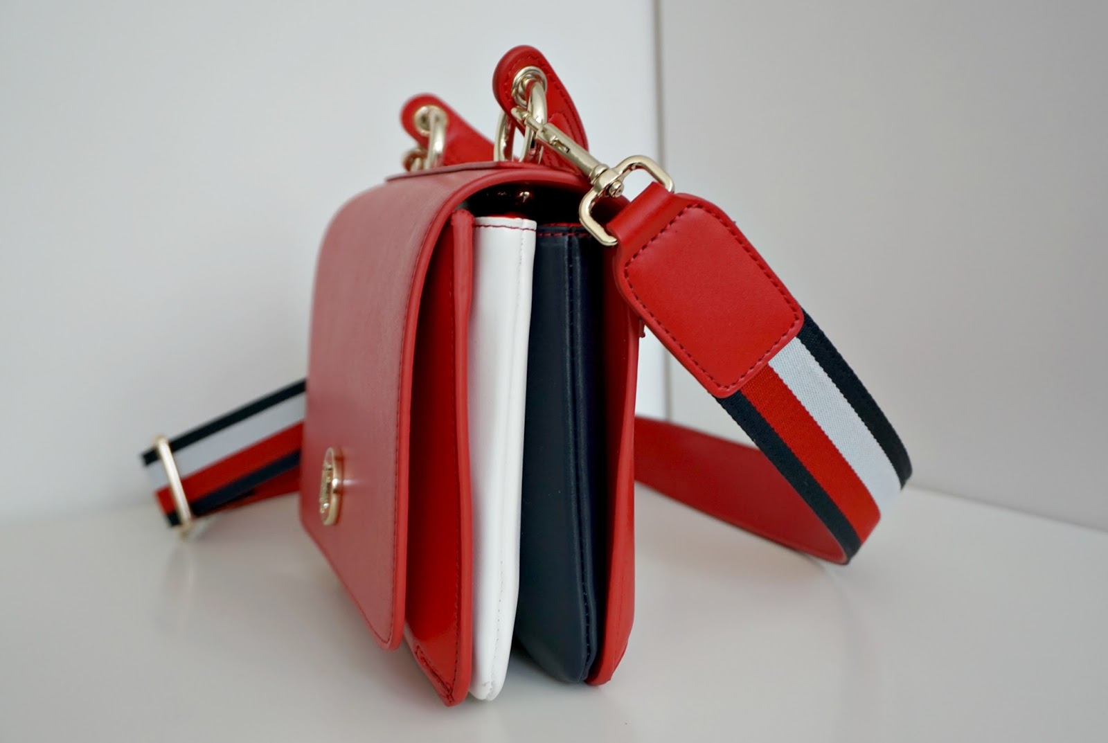 tasjes tommy hilfiger