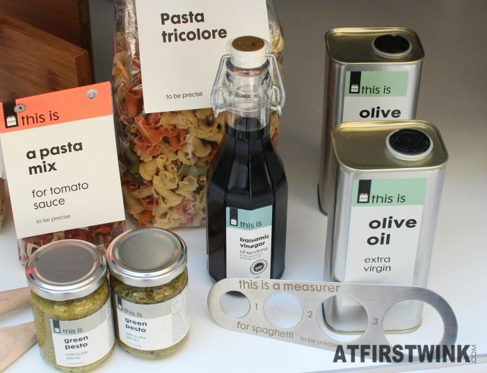 HEMA this is pasta tricolore, pasta mix for tomato sauce, olive oil, balsemic vinegar, green pesto, spaghetti measurer