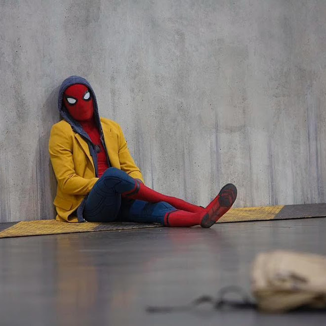 Spider-Man Tom Holland Reveals New Costume :「スパイダーマン : ホームカミング」のトム・ホランドが、新しいコスチュームを披露してくれた ! !、ただし…! !