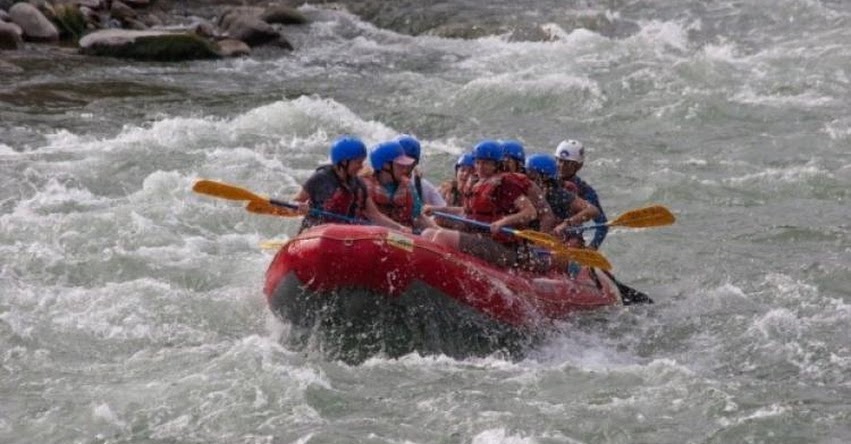 Profesora se ahoga mientras realizaba canotaje en Lunahuaná - Cañete durante paseo por Fiestas Patrias Profesora se ahoga mientras realizaba canotaje en Lunahuaná - Cañete durante paseo por Fiestas Patrias