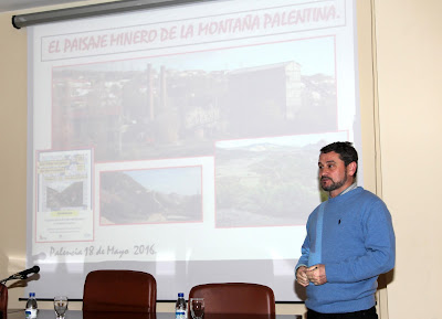 Fernando Cuevas durante la conferencia de "El Paisaje Minero en la Montaña Palentina"