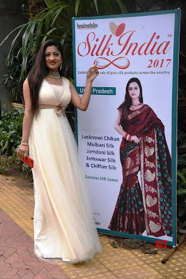 Actress-Lipsa-Mishra-Inaugurates-Silk-India-Expo-at-Bhubaneswar