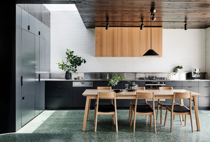 Una casa modular con un espectacular suelo de terrazo verde