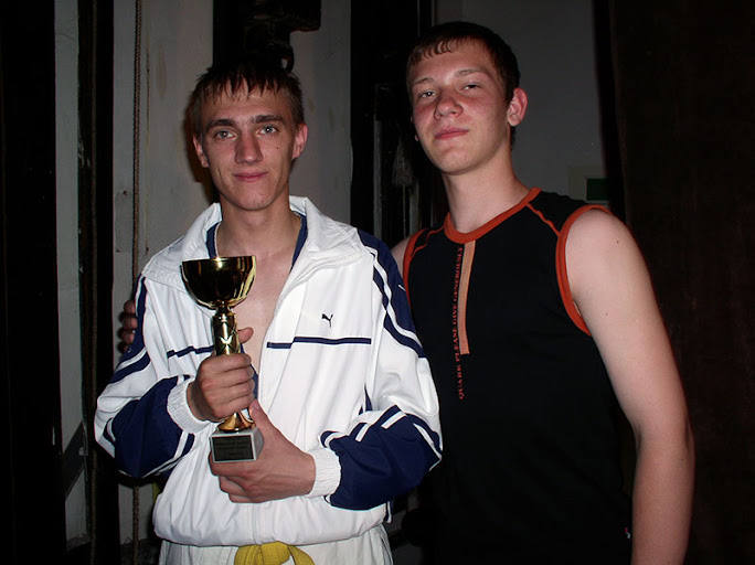 Показательные выступления по смешанным единоборствам