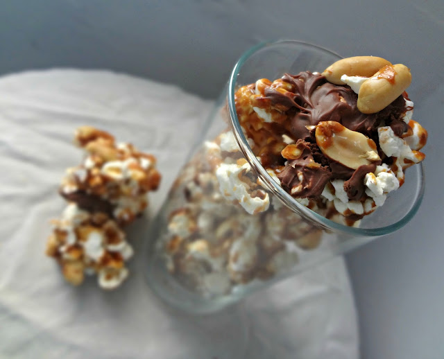 "Snickers" Peanut Butter Caramel Corn "Snickers" Peanut Butter Caramel Corn