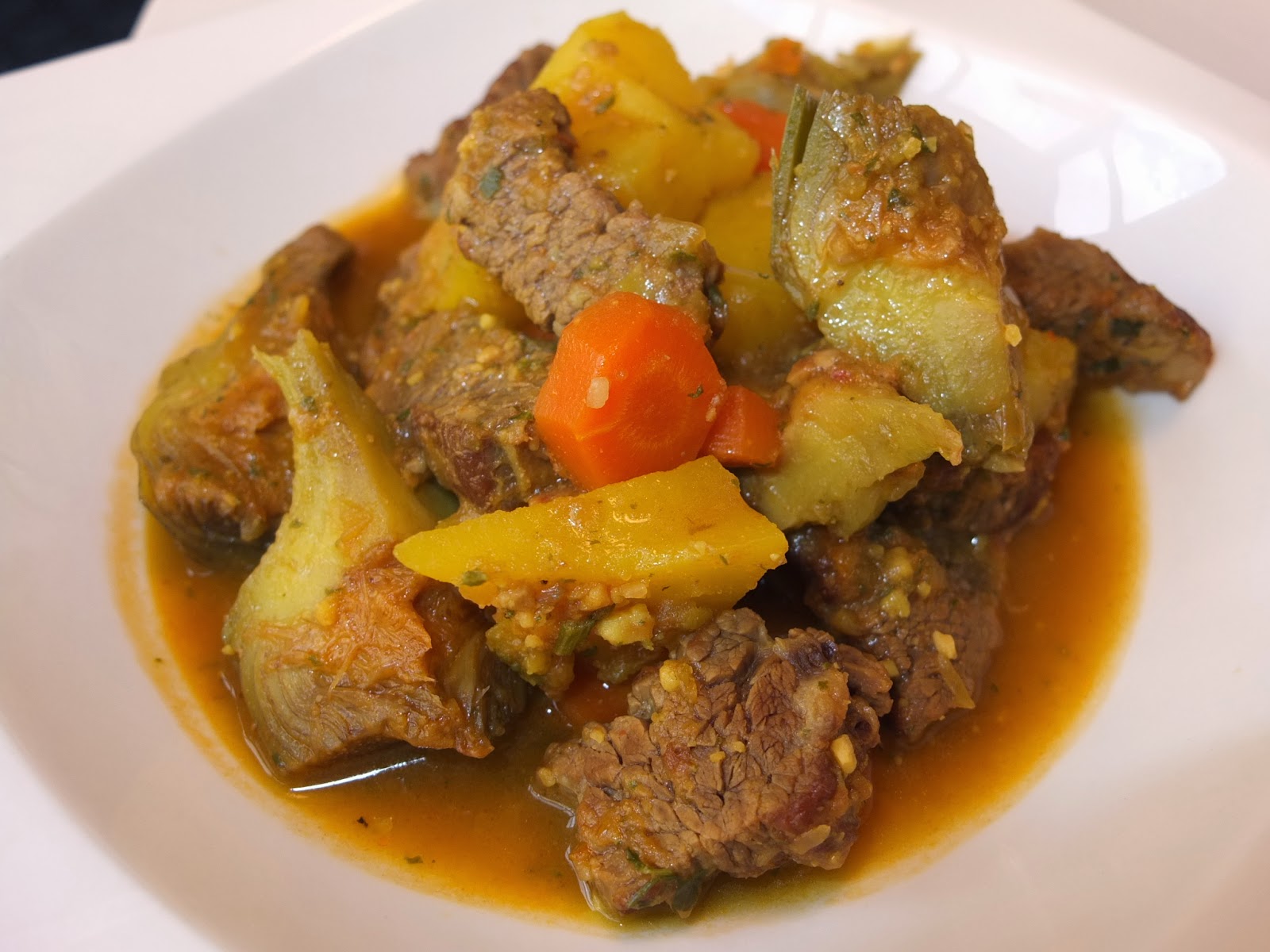 Cocinando con Lola García: Guisado de carne con alcachofas