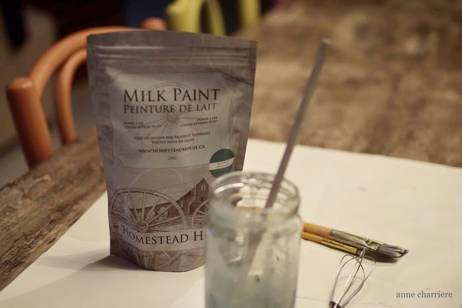 www.annecharriere.com, antiguo botellero de leche, pintura de leche, www.homesteadhouse.ca, antigüedades,