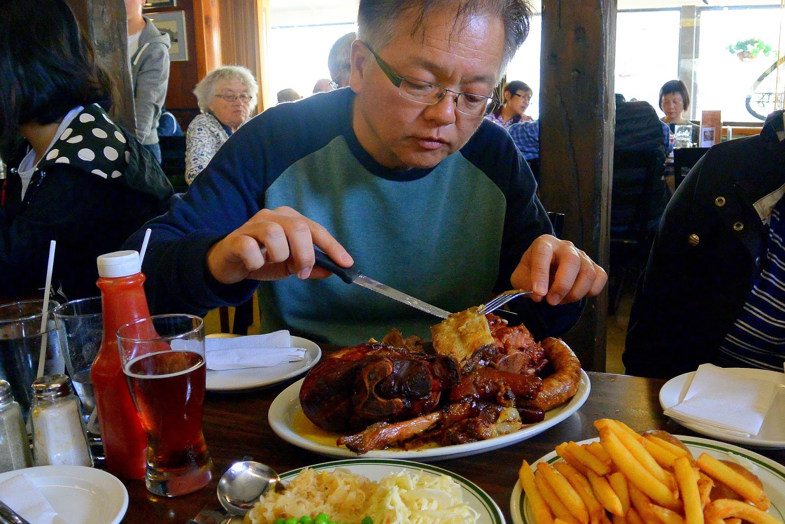 Pork Hocks at Olde Heidelberg Restaurant near St. Jacob's ⭐⭐⭐⭐ Tony