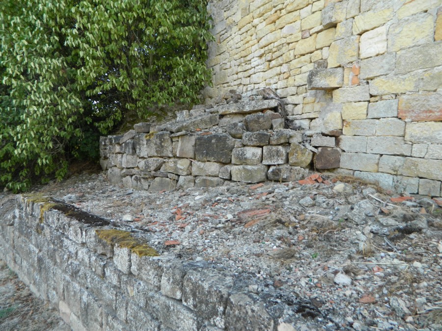 Châteauxforts, abbayes, monuments antiques et personnages historiques