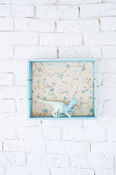 Cómo hacer una estantería con una caja de vino