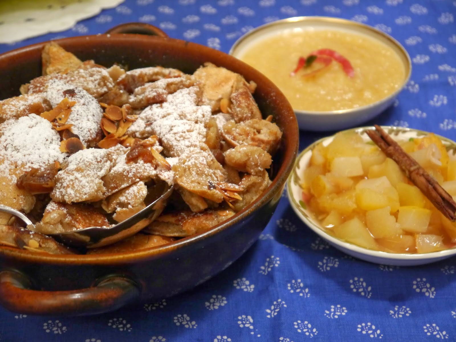 Paradiesfutter: Kaiserschmarrn mit Apfel-Birnen-Kompott
