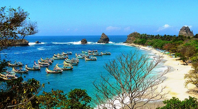Jember: Tanjung Papuma Pantai Terbaik no 9