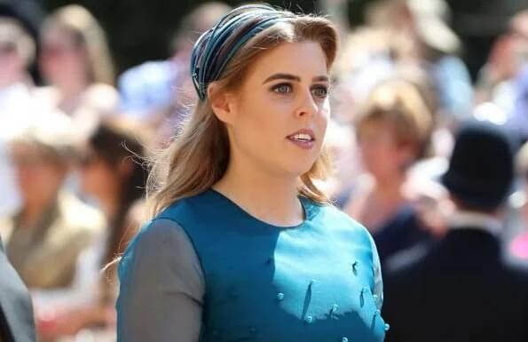 Princess Beatrice got married to Edoardo Mapelli Mazzi in a surprise ceremony at Windsor Castle. Queen wedding dress