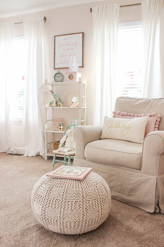 girl's pink christmas room